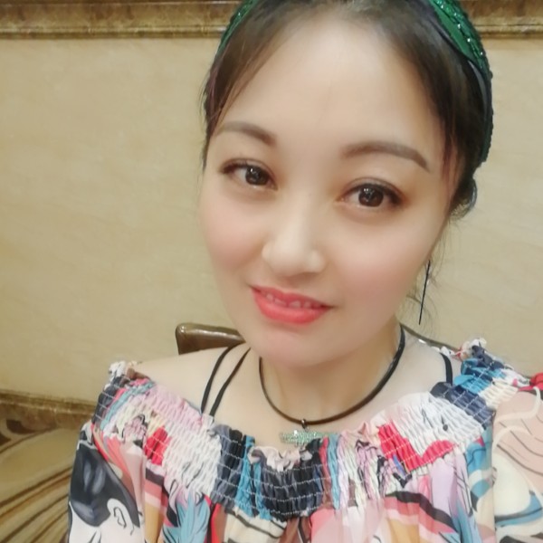 村里的姑娘，小芳的照片