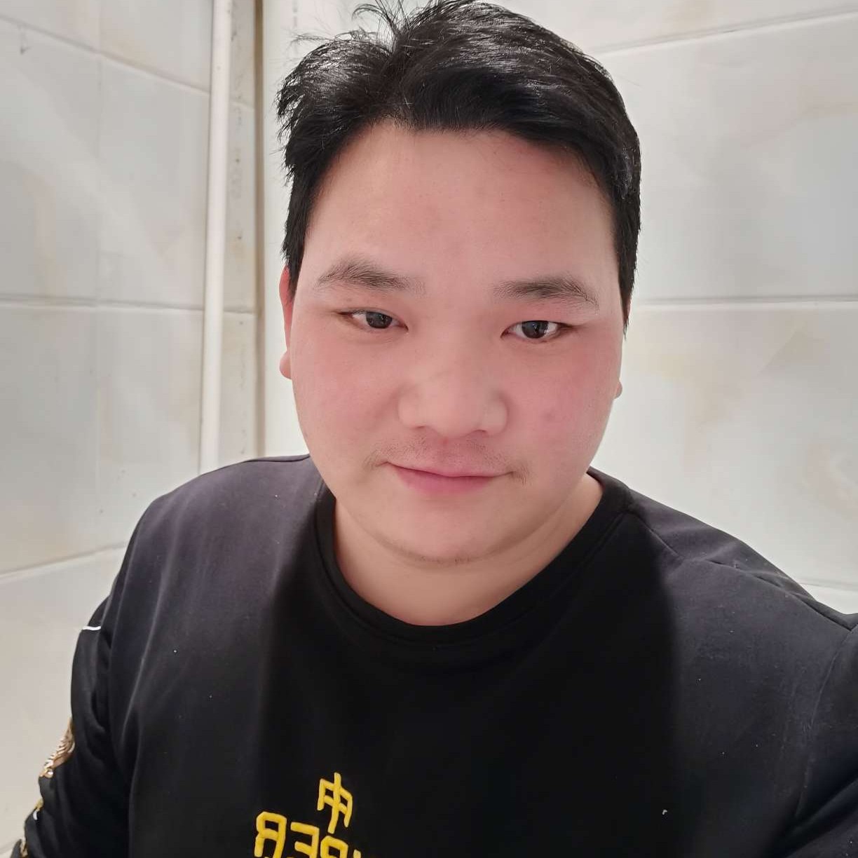 雨深拥不解的的照片