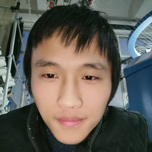 魁梧给书包的照片