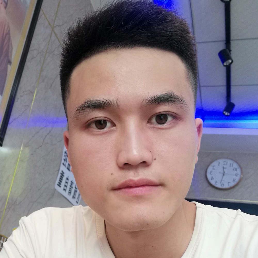 诺言挽手陶醉的照片