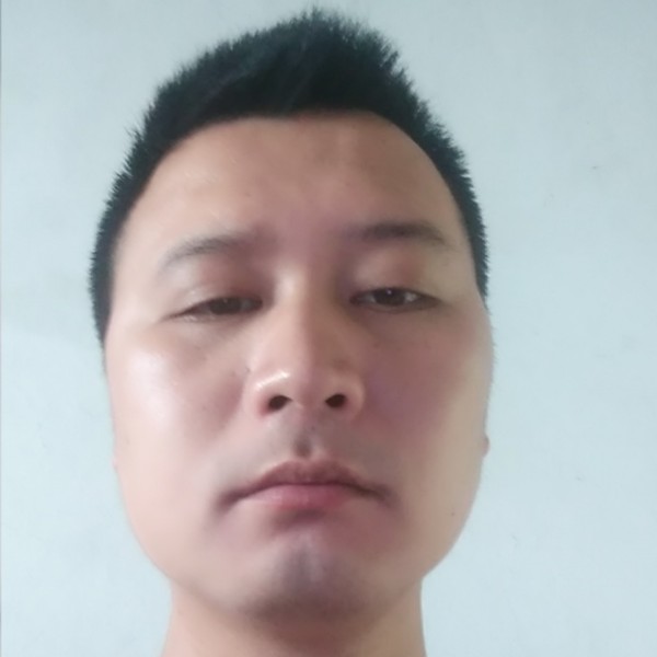 周庆。的照片