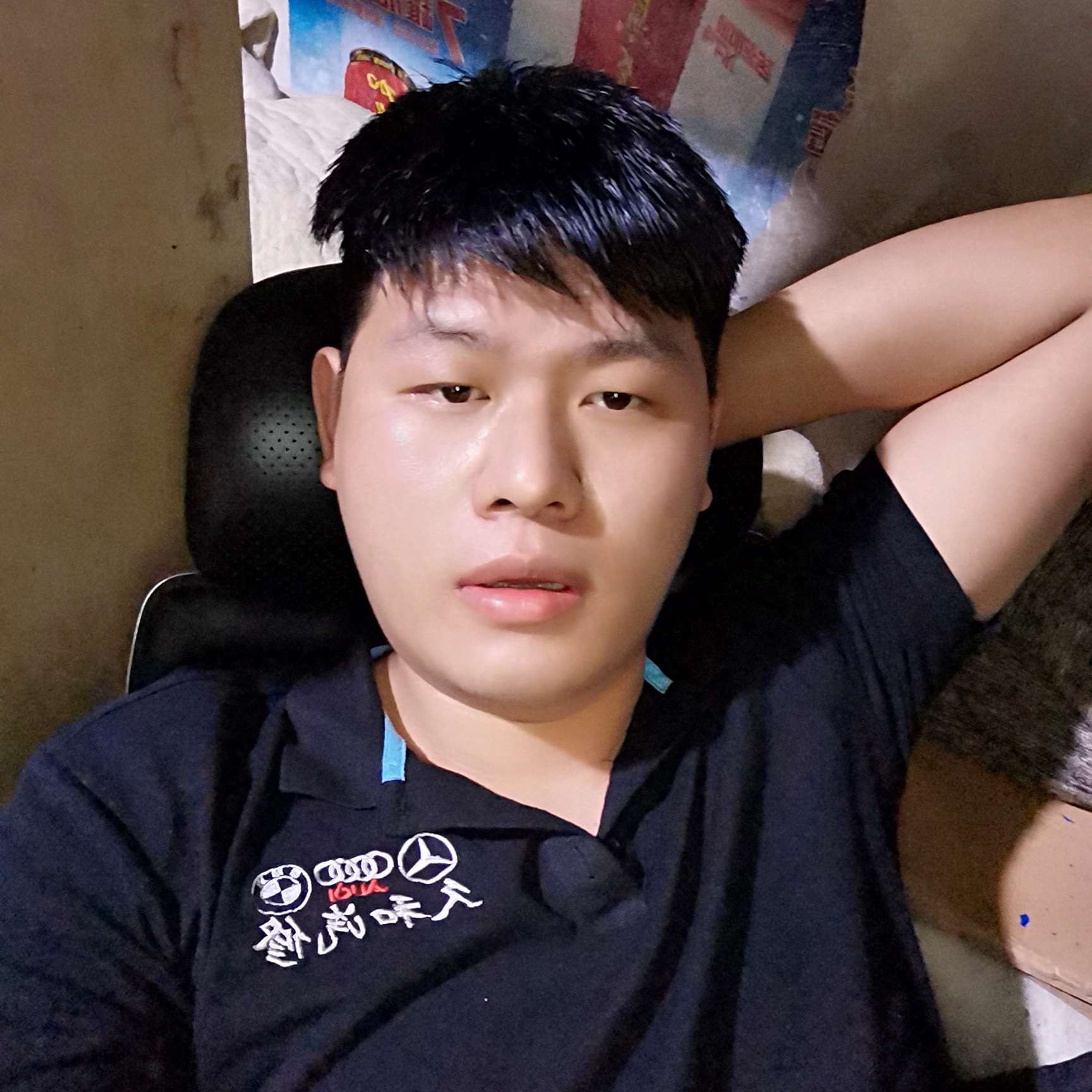 稳重吃醋汉堡的照片