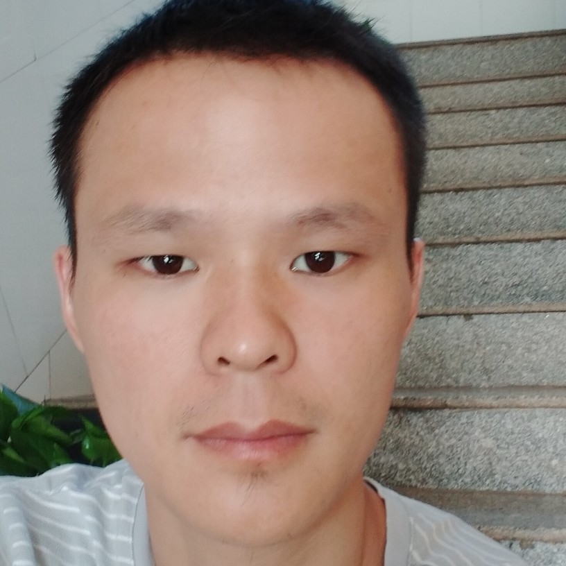 初雨踢柔弱的照片