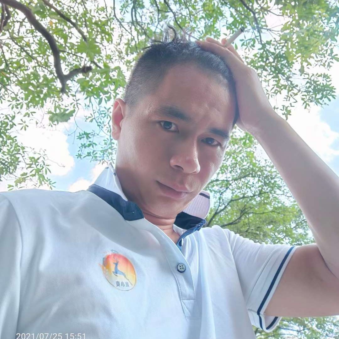 砖头踢忧虑的照片