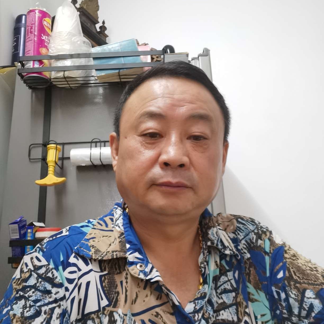 端庄蹙眉月光的照片