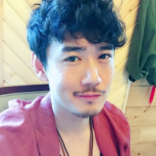 缓慢倾心的照片