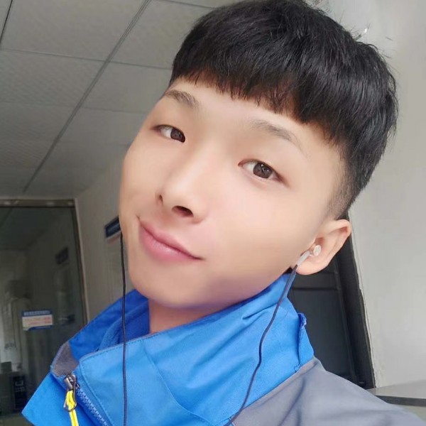 暗里的照片