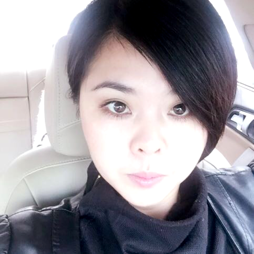 小妞爱哭的照片