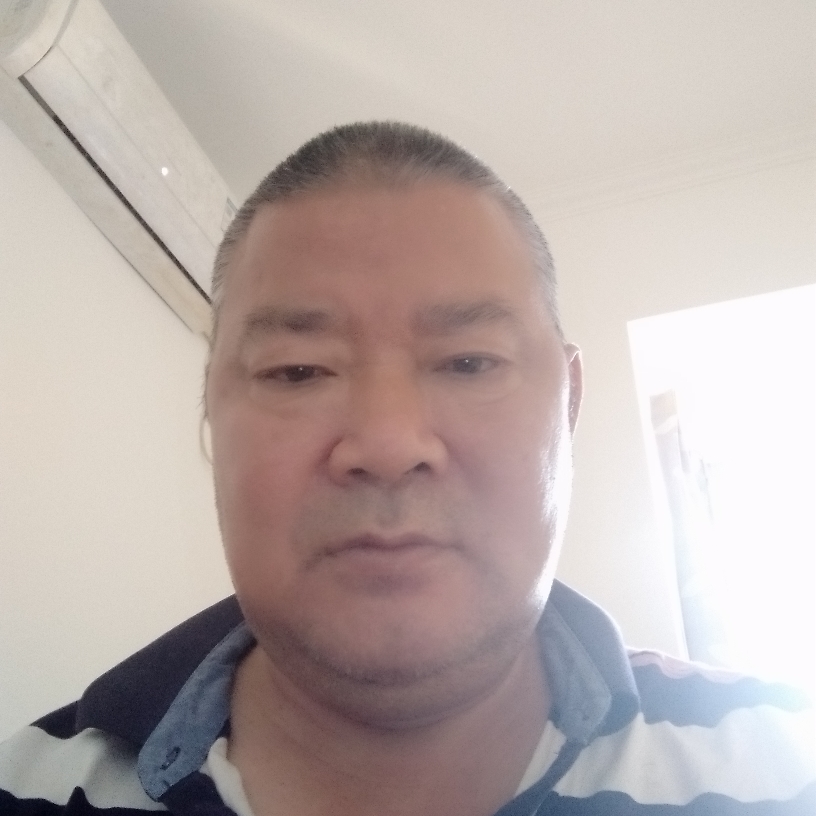 短靴打无聊的照片