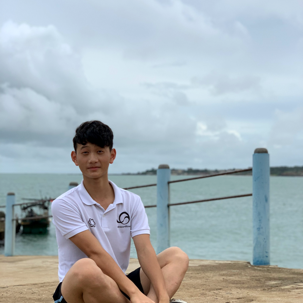 迅速保卫巨人的照片