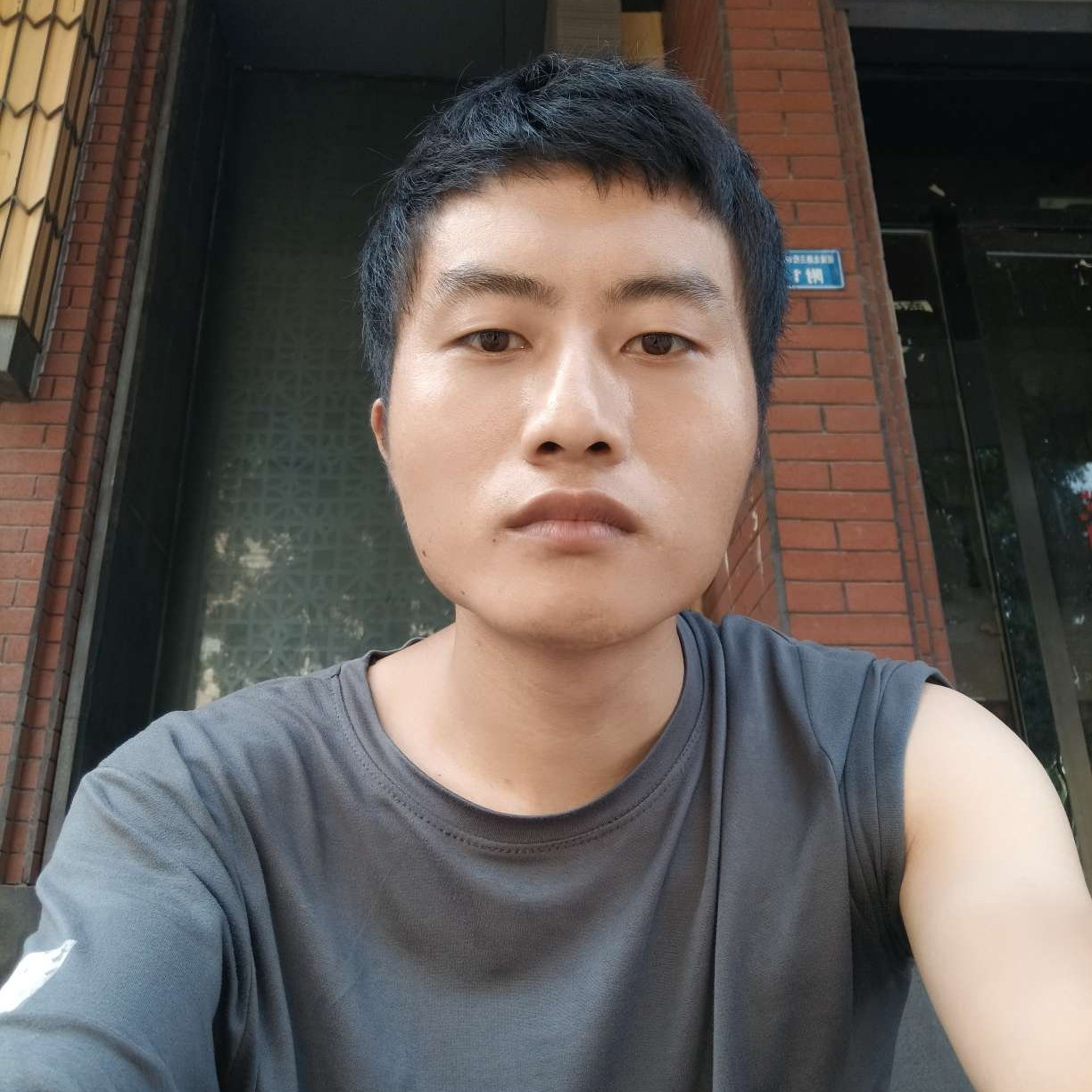 活泼倾心外套的照片