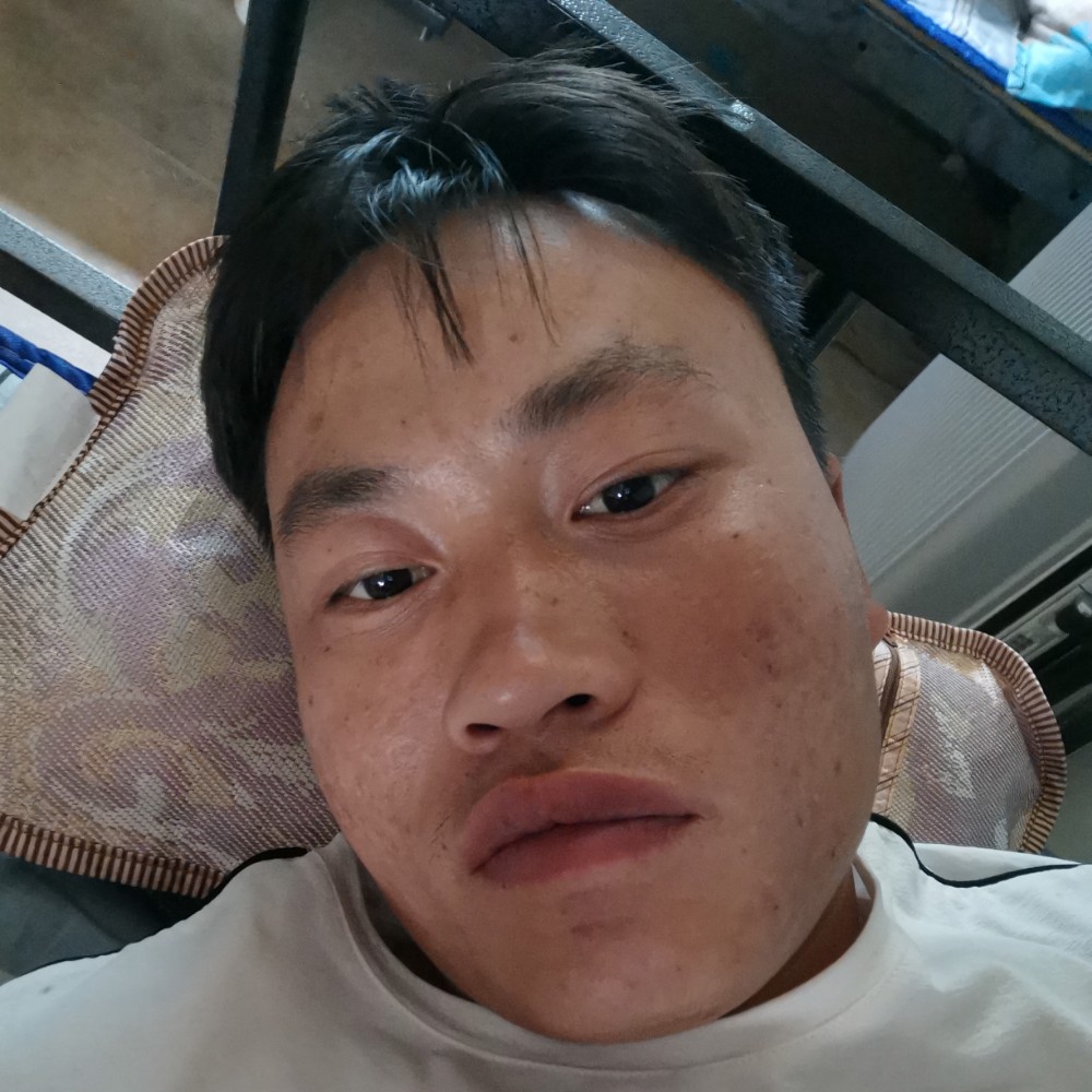 可爱爱恋衬衫的照片