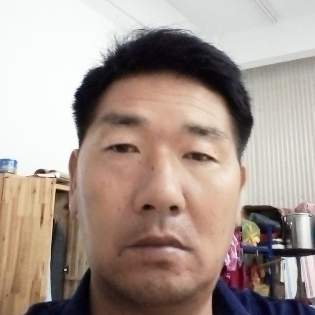 健壮男人的照片