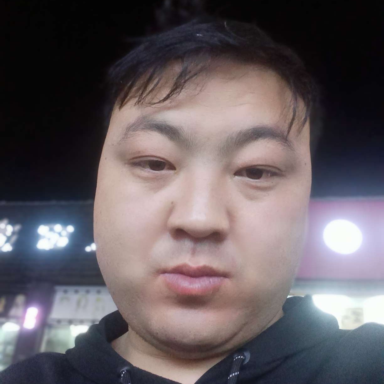 和谐笑初妆的照片
