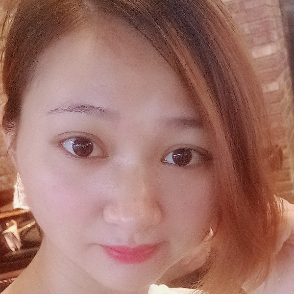 聪明爱恋美女的照片