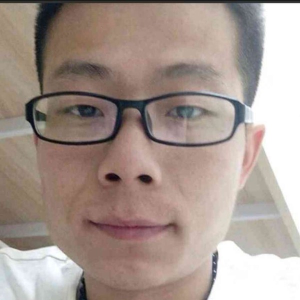 犹豫等待晨曦的照片