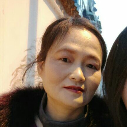 江江吻森森的照片