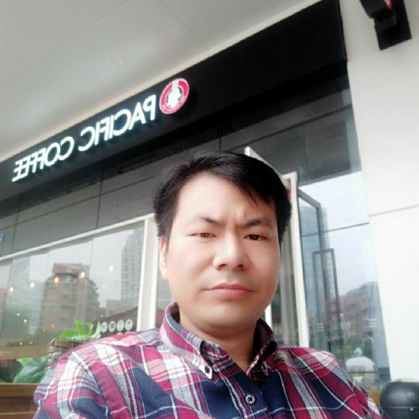耍酷踢红酒的照片