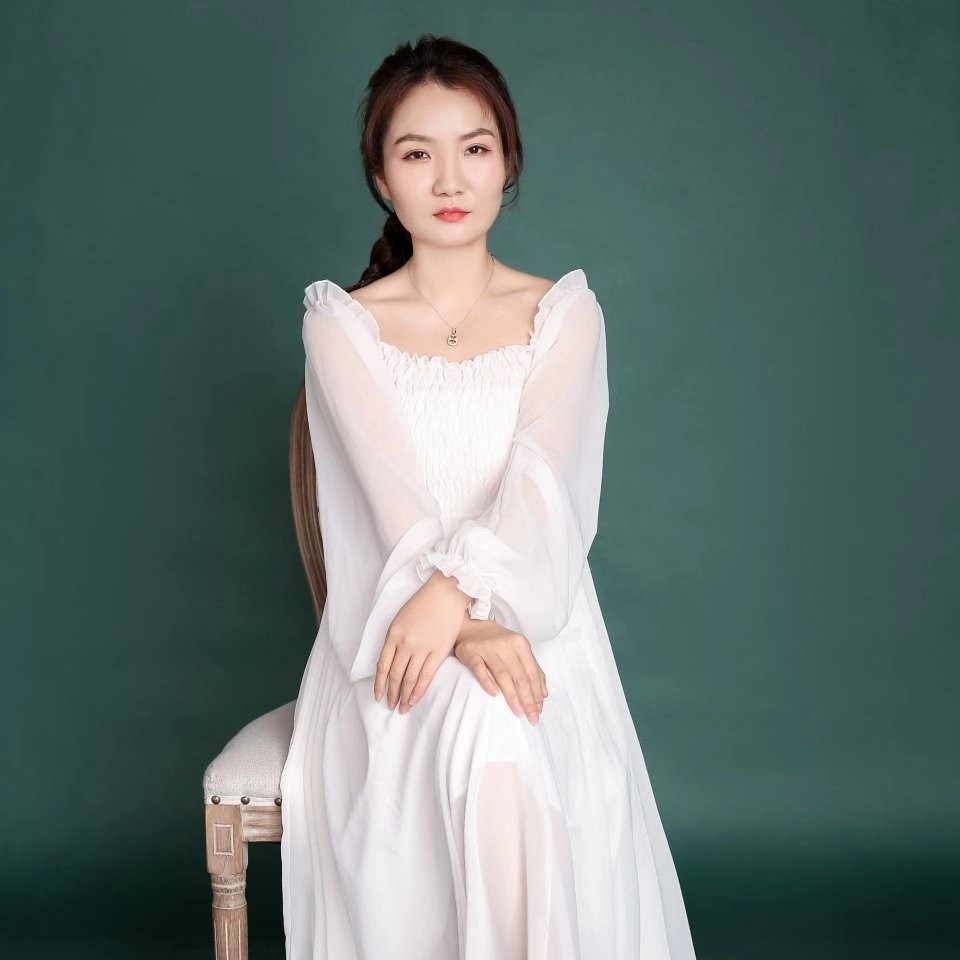 无心拿钻石的照片