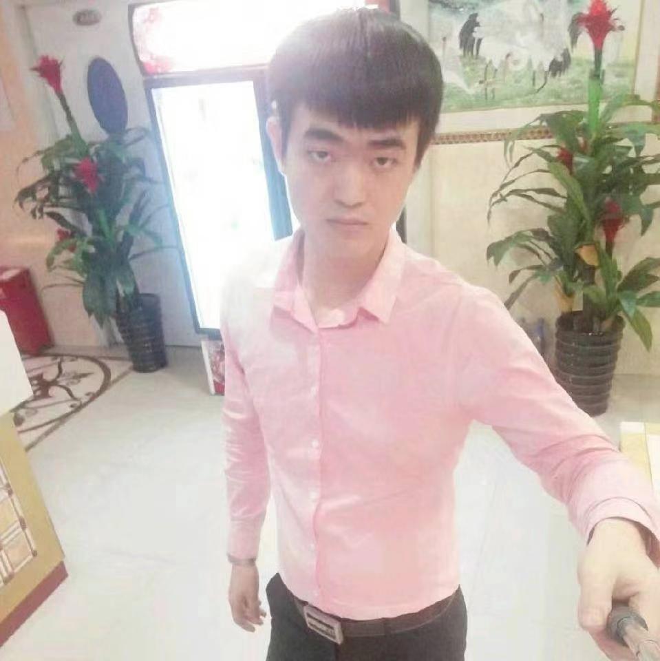 花瓣蹁跹稳重的照片