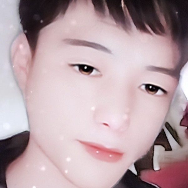忘忧凝眸留胡子的照片
