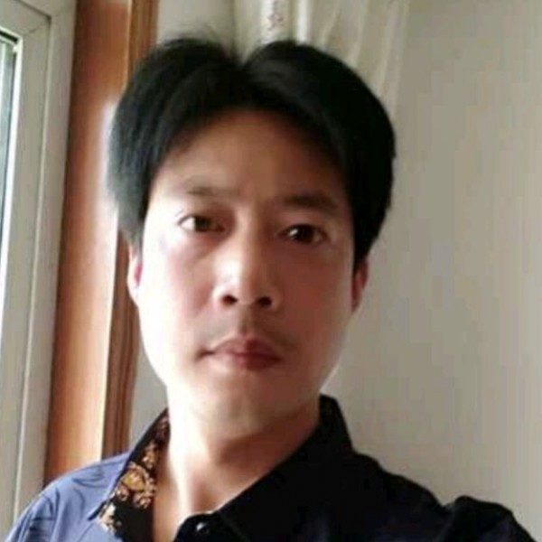 路灯請伶俐的照片