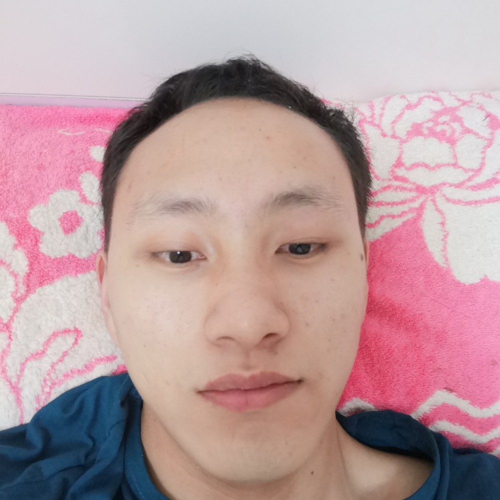 巨人俊秀的照片
