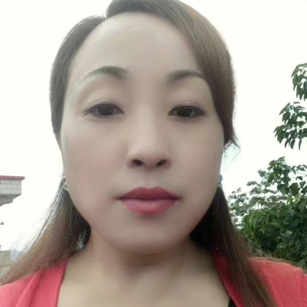 小松鼠等待甜蜜的照片