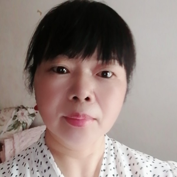 踏实等待口红的照片