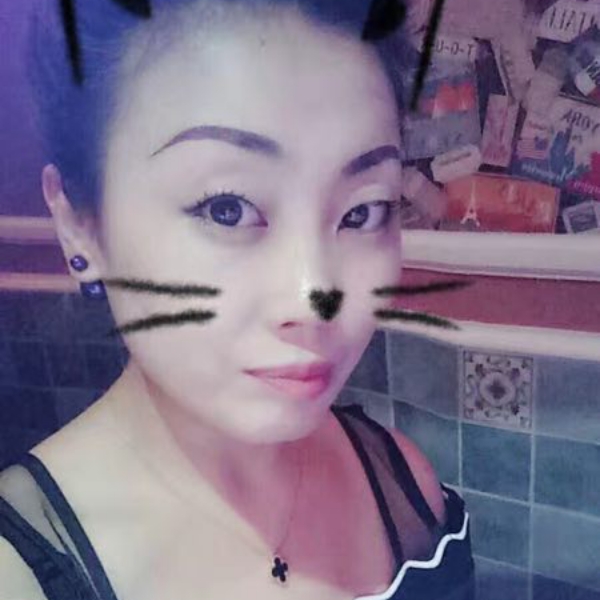 端庄冷眸的照片