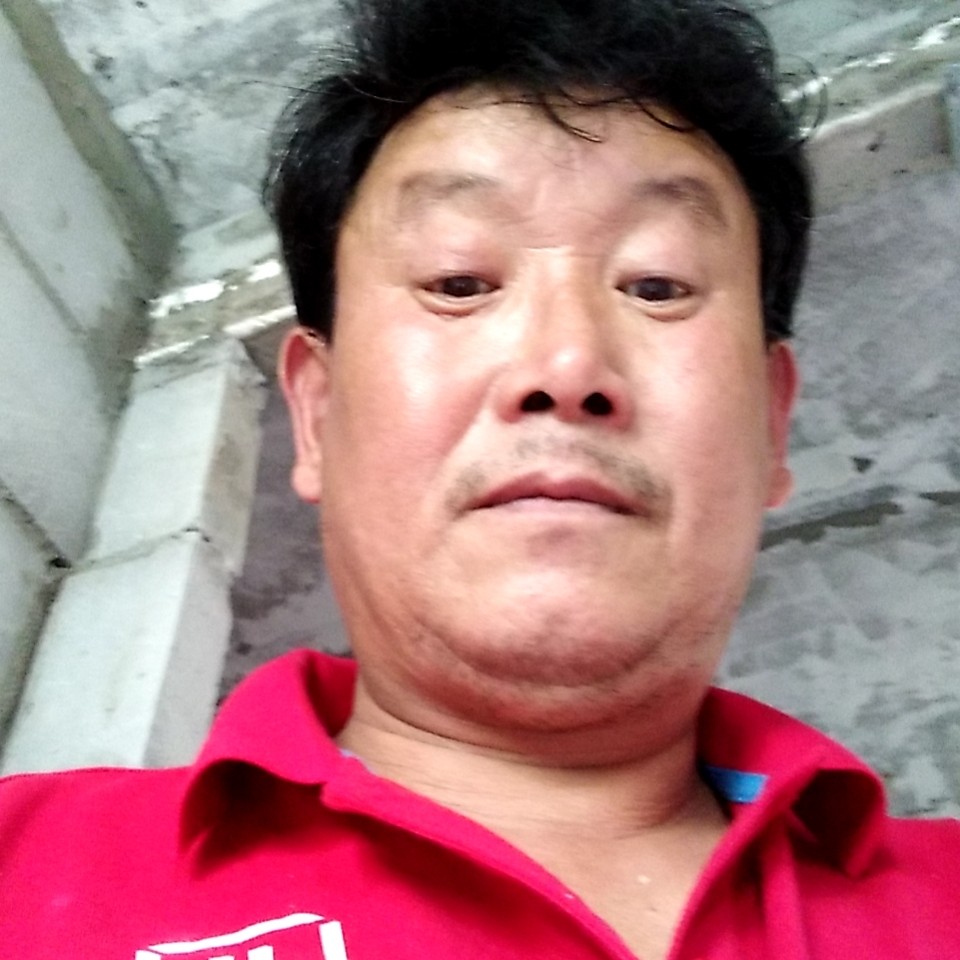 小蝴蝶深拥无限的照片