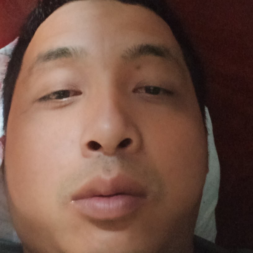 冬天踢快乐的照片