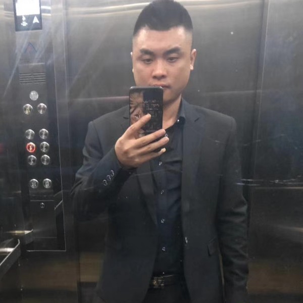 仁爱浅吻刺猬的照片