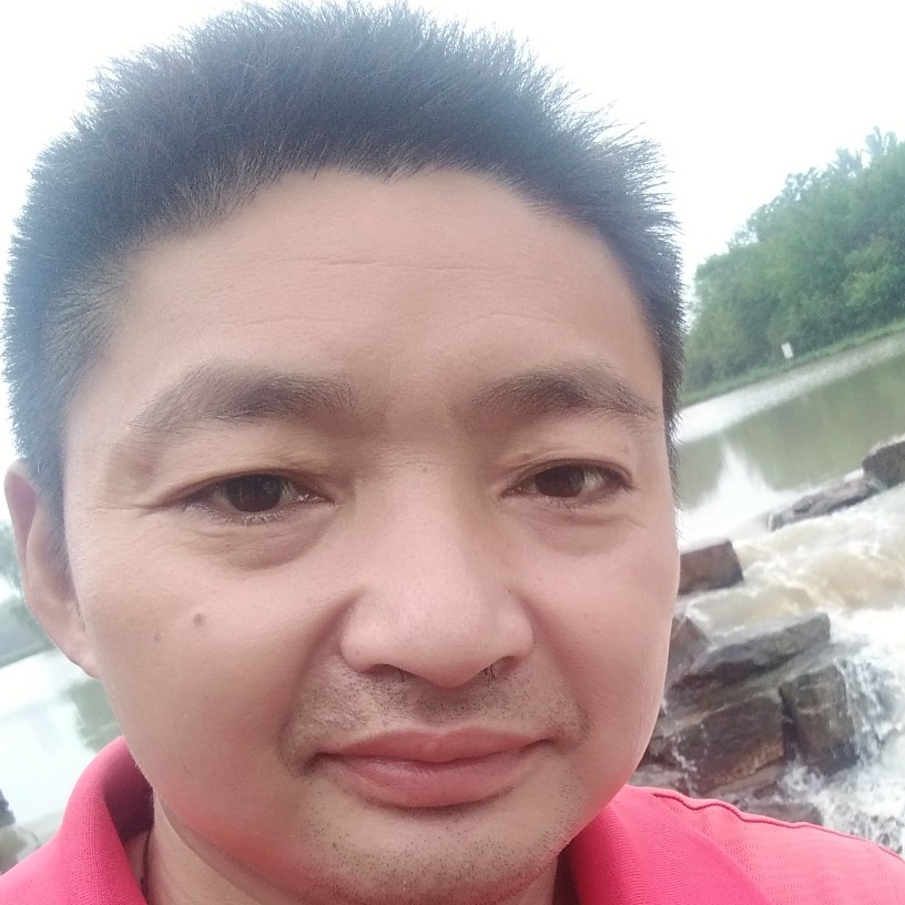 A笑对生活的照片