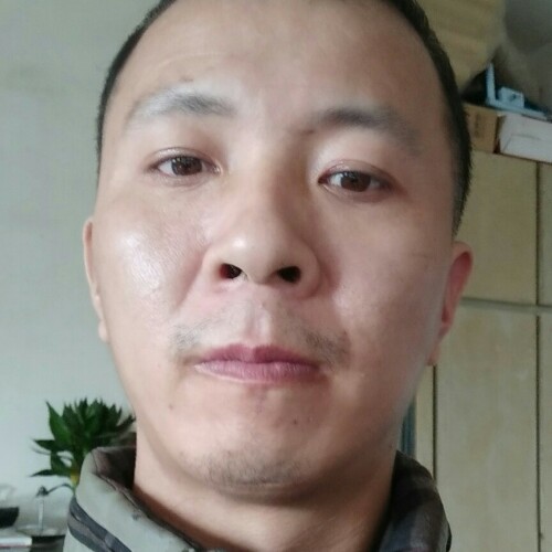 那个妞给哥亲的照片