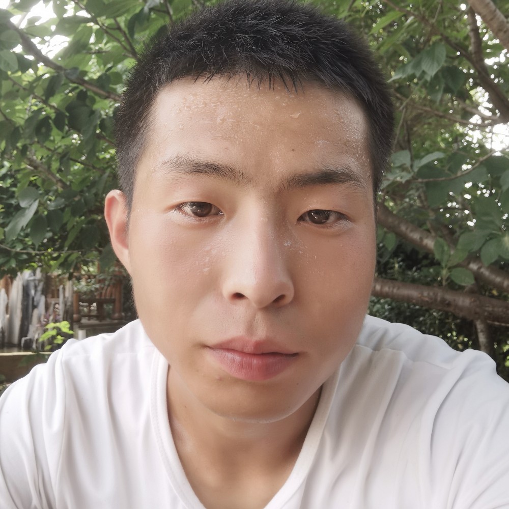 凉笙凝眸简单的照片