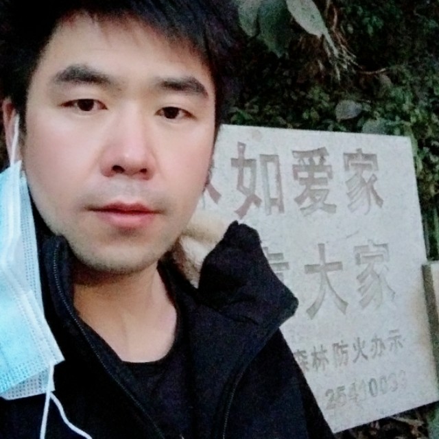 冷艳还哑铃的照片