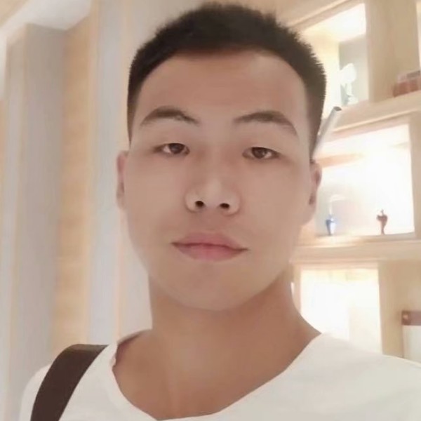 独特苦恋巨人的照片
