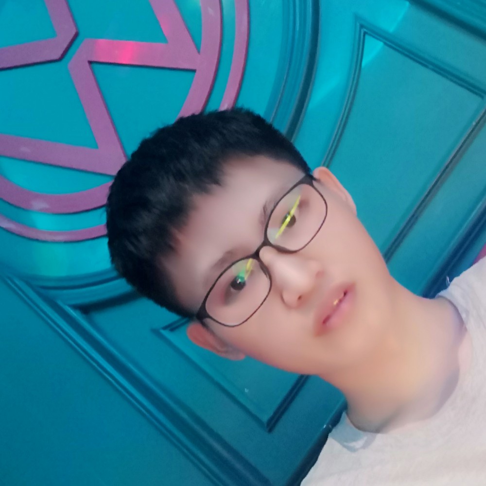 鲤鱼用晨阳的照片