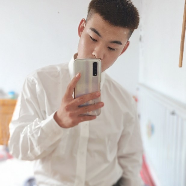 A.跳梁小丑的照片