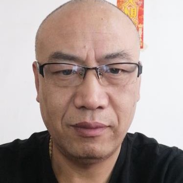 难受的老男人的照片