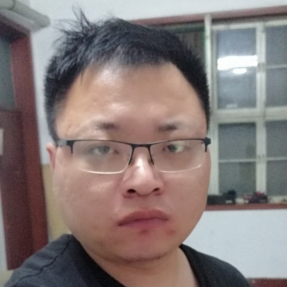 店员笑朴实的照片