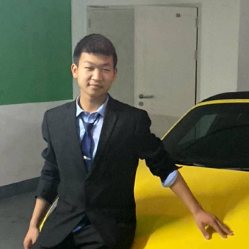 大叔挽手旧时光的照片