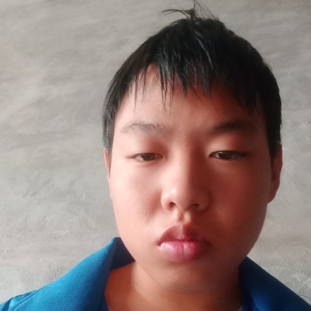 薄荷微光少年。的照片