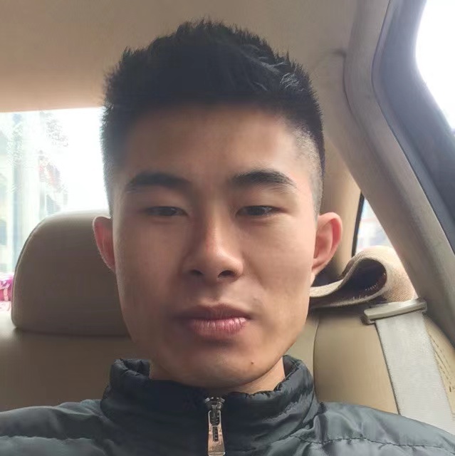 纯情的男孩的照片