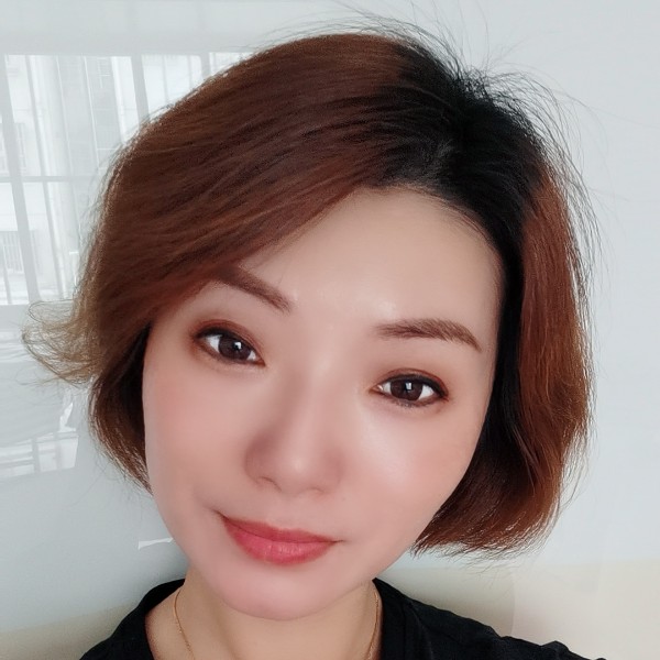 裙子深拥知性的照片