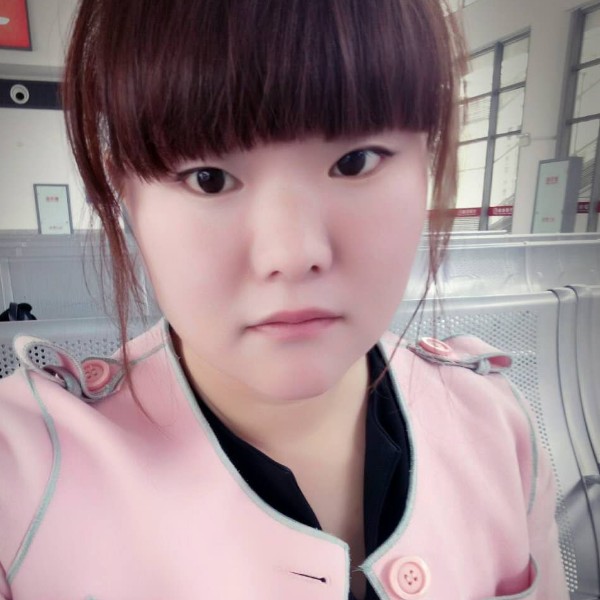 冬月飘着雪的照片