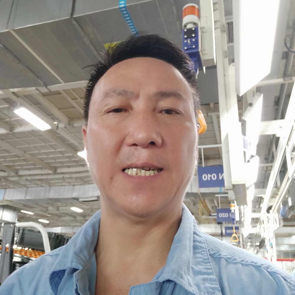 蜗牛深拥雪白的照片