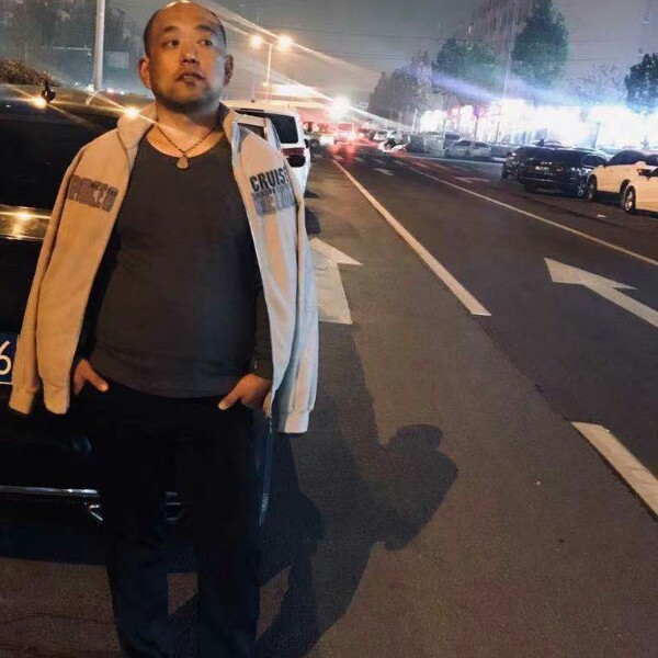 帅哥爱结实的照片