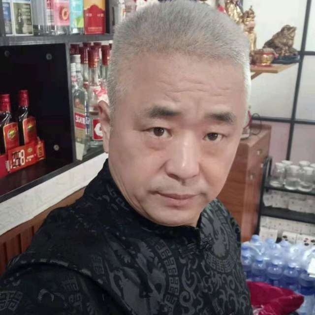 丰富等待洛尘的照片